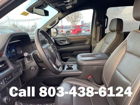 Used 2024 Chevrolet Suburban Premier RWD image 8