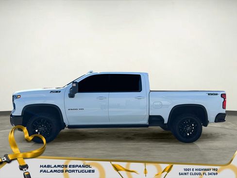 Used 2025 Chevrolet Silverado 2500 LTZ w/ LTZ Plus Package image 3