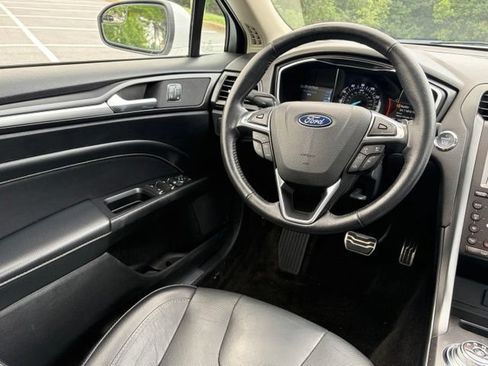 Used 2018 Ford Fusion Titanium AWD/4WD image 31