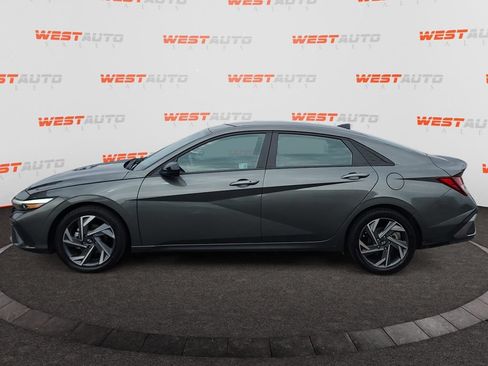 Used 2025 Hyundai Elantra Sport FWD image 2