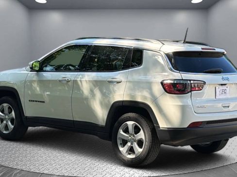 Used 2021 Jeep Compass Latitude w/ Sun and Sound Group AWD/4WD image 7