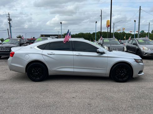 Used 2017 Chevrolet Impala LT image 5