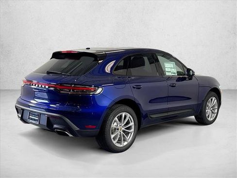 Certified 2026 Porsche Macan AWD/4WD image 9