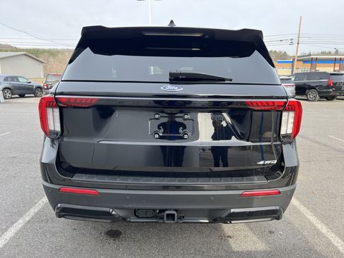 Used 2025 Ford Explorer ST-Line w/ ST-Line Street Pack image 4