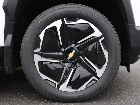 New 2026 Chevrolet Silverado EV LT w/ Premium Package image 25