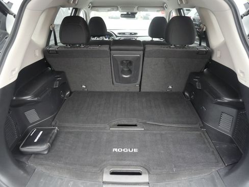 Used 2020 Nissan Rogue S w/ Special Edition Package image 22