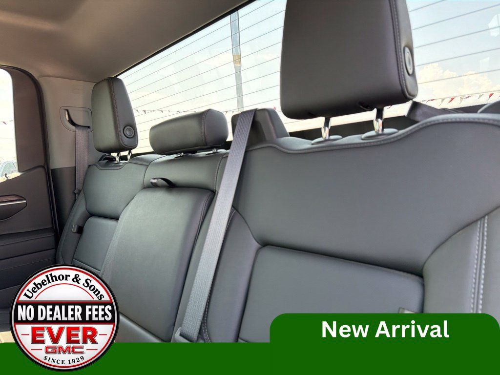 Used 2022 GMC Sierra 1500 SLT w/ SLT Convenience Package AWD/4WD image 16