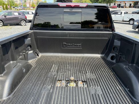 Used 2022 GMC Sierra 3500 SLT w/ SLT Preferred Package AWD/4WD image 11