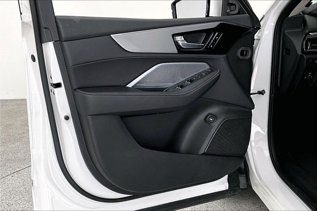 Certified 2026 Acura MDX w/ Technology Package FWD image 22