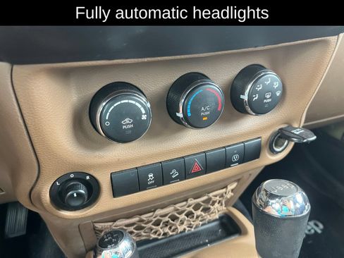 Used 2013 Jeep Wrangler Unlimited Sahara w/ Connectivity Group AWD/4WD image 11