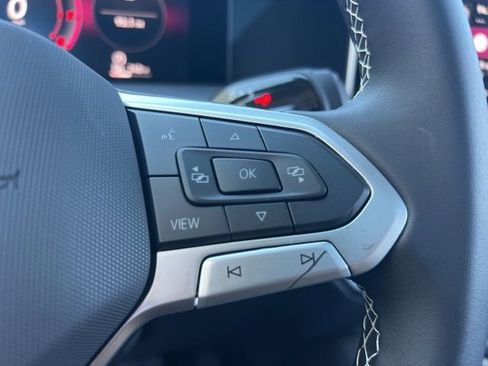 New 2026 Volkswagen Tiguan SE image 8