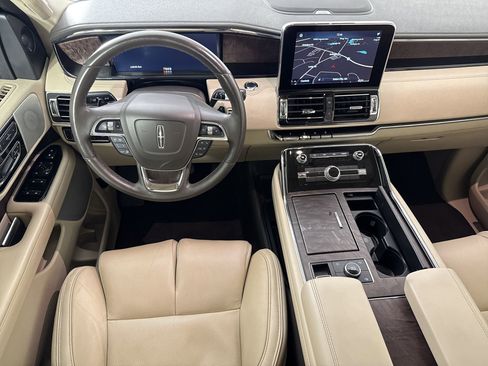Used 2021 Lincoln Navigator Reserve image 15