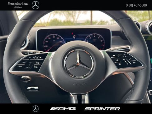 Used 2025 Mercedes-Benz GLC 300 image 20