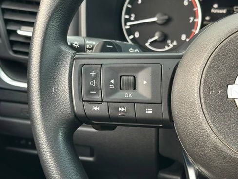 Used 2023 Nissan Rogue S AWD/4WD image 38
