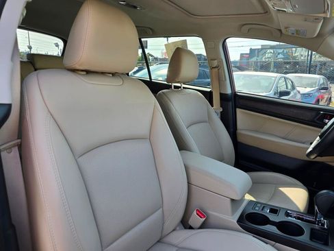 Used 2019 Subaru Outback 2.5i Limited AWD/4WD image 11