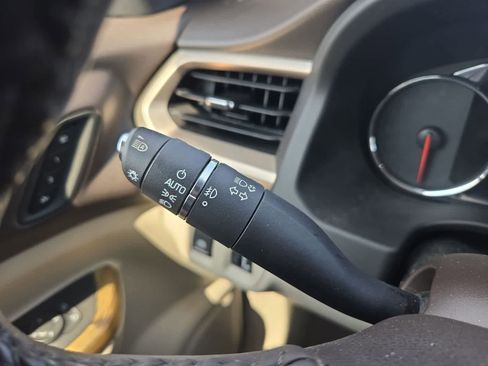Used 2018 GMC Acadia Denali w/ Technology Package FWD image 27