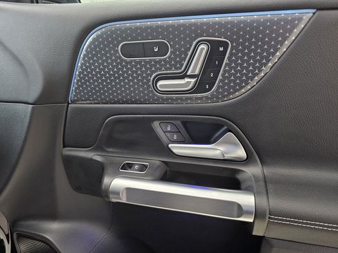 Certified 2025 Mercedes-Benz GLB 250 4MATIC image 18
