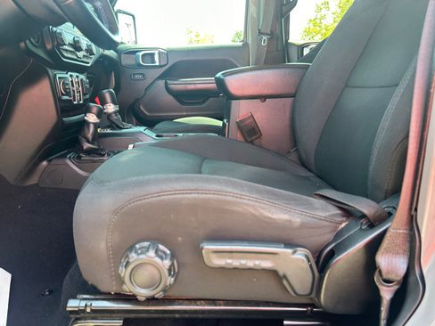 Used 2021 Jeep Wrangler Unlimited Sport AWD/4WD image 14