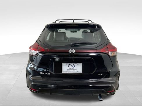 Used 2021 Nissan Kicks SR w/ SR Premium Package FWD image 8