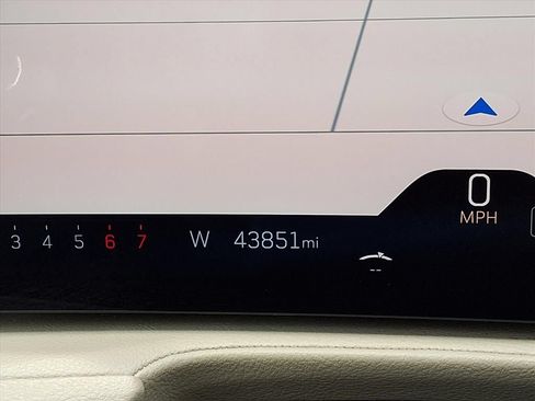 Certified 2025 Cadillac XT4 Premium Luxury FWD image 30