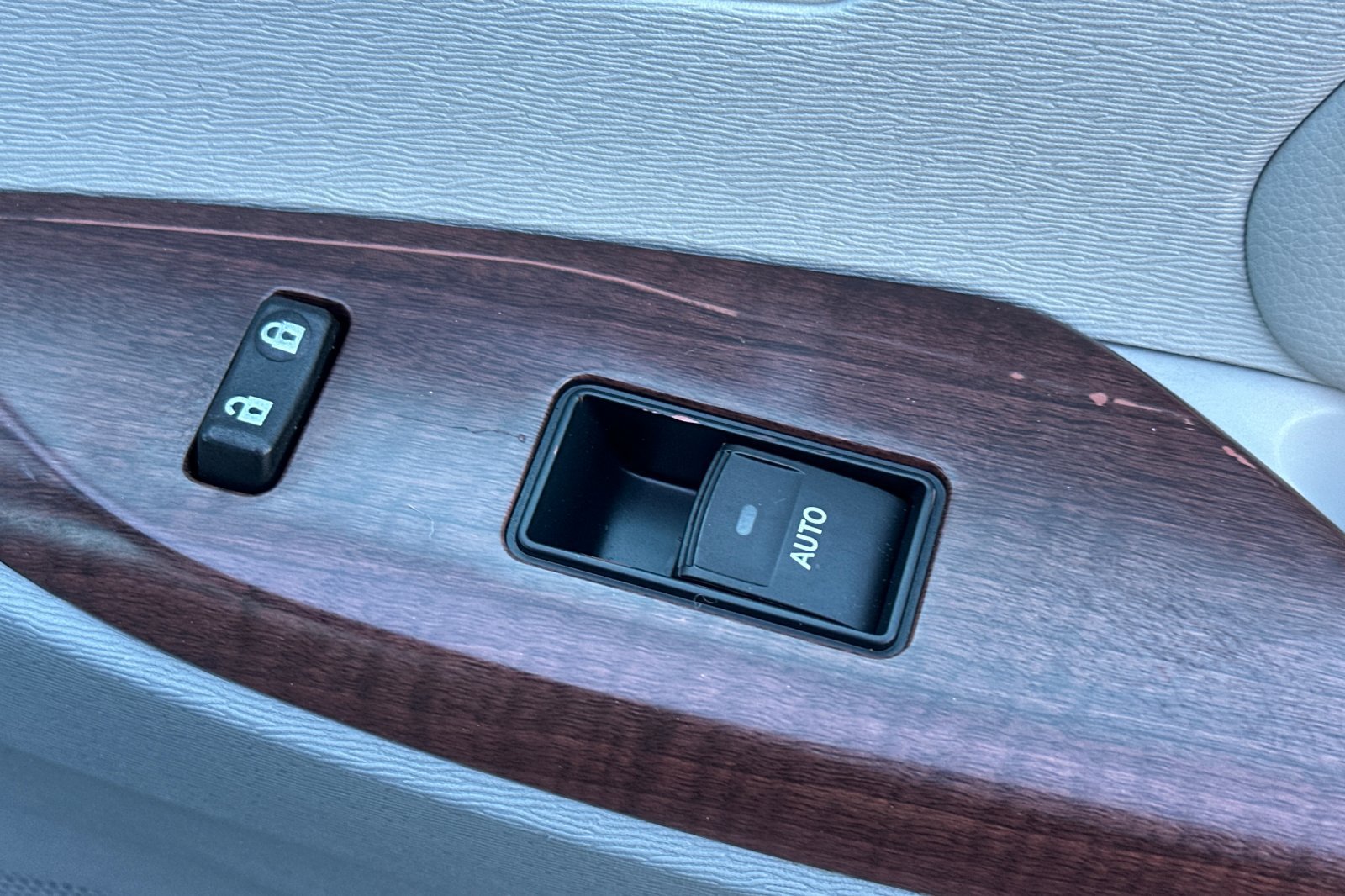 Used 2013 Toyota Sienna XLE w/ Premium Pkg FWD image 23