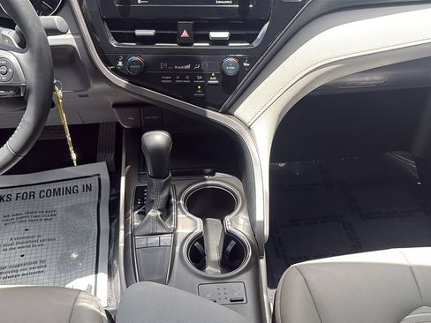 Used 2024 Toyota Camry SE w/ Cold Weather Package FWD image 15