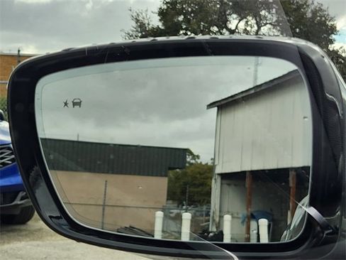 Used 2023 Buick Enclave Premium image 22