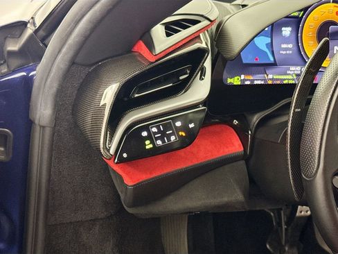 Used 2023 Ferrari SF90 Spider image 10