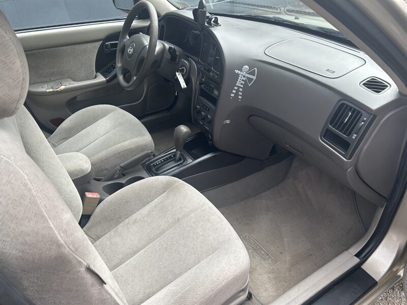 Used 2005 Hyundai Elantra GLS FWD image 9