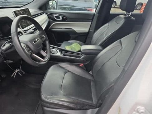 Used 2023 Jeep Compass Limited AWD/4WD image 6