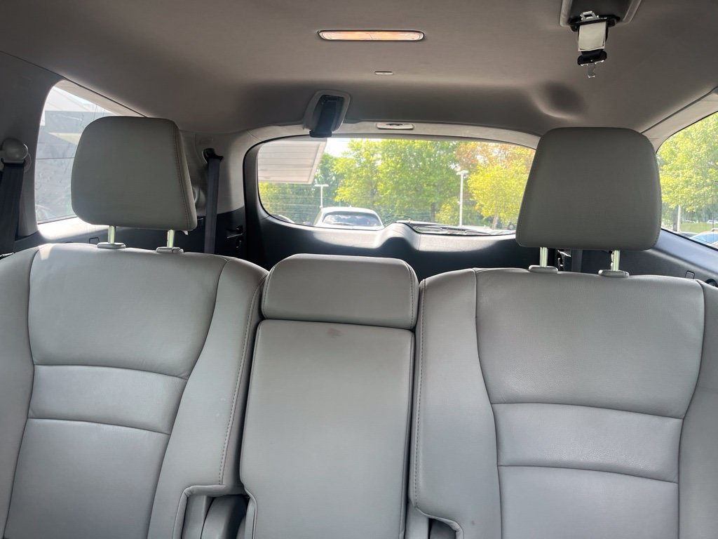 Used 2016 Honda Pilot Touring image 35