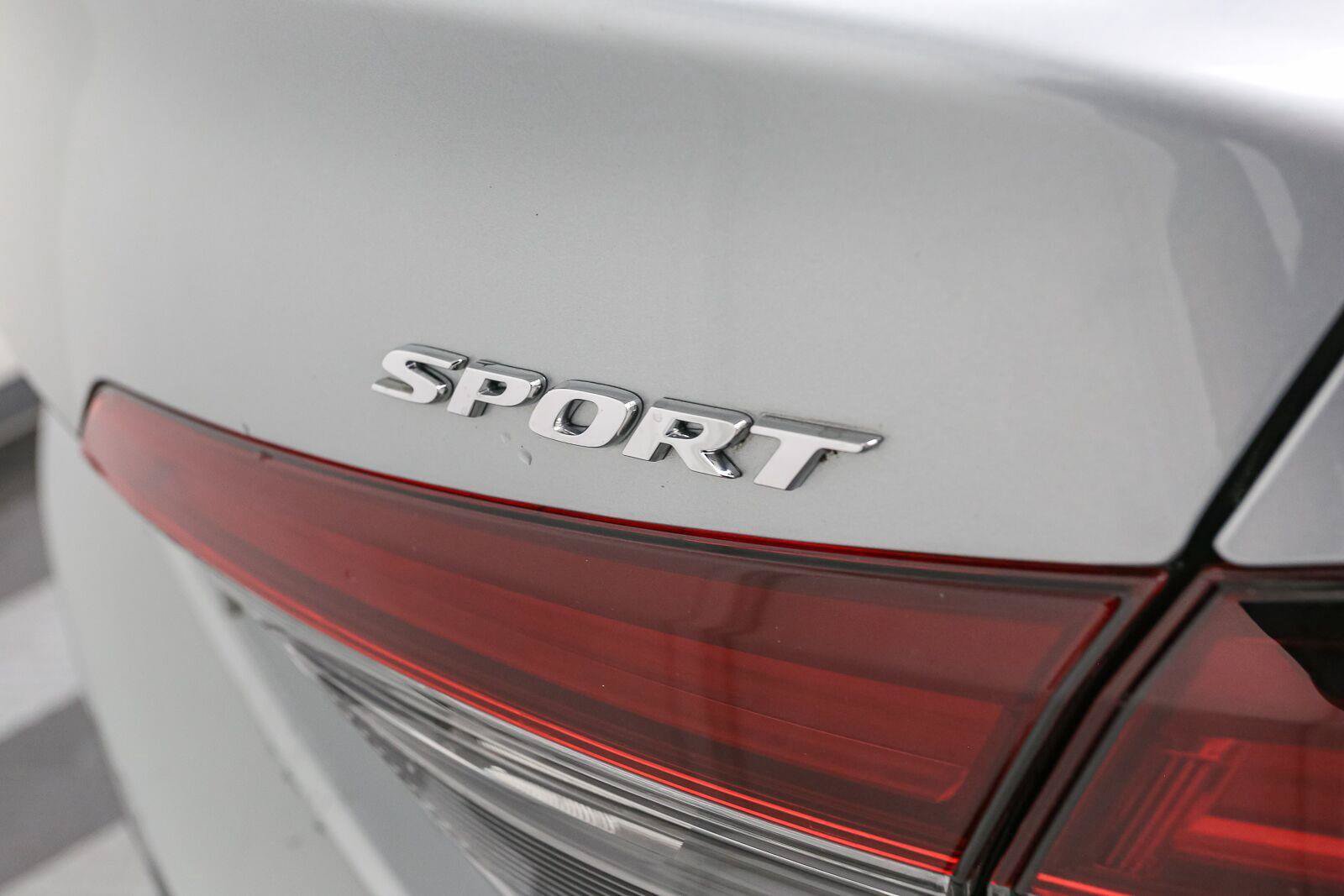 Used 2025 Honda Civic Sport image 11