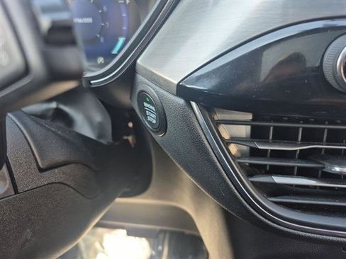 Used 2022 Ford Escape Titanium image 48