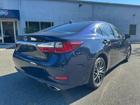 Used 2016 Lexus ES 350 w/ Luxury Package w/Wood Trim FWD image 5
