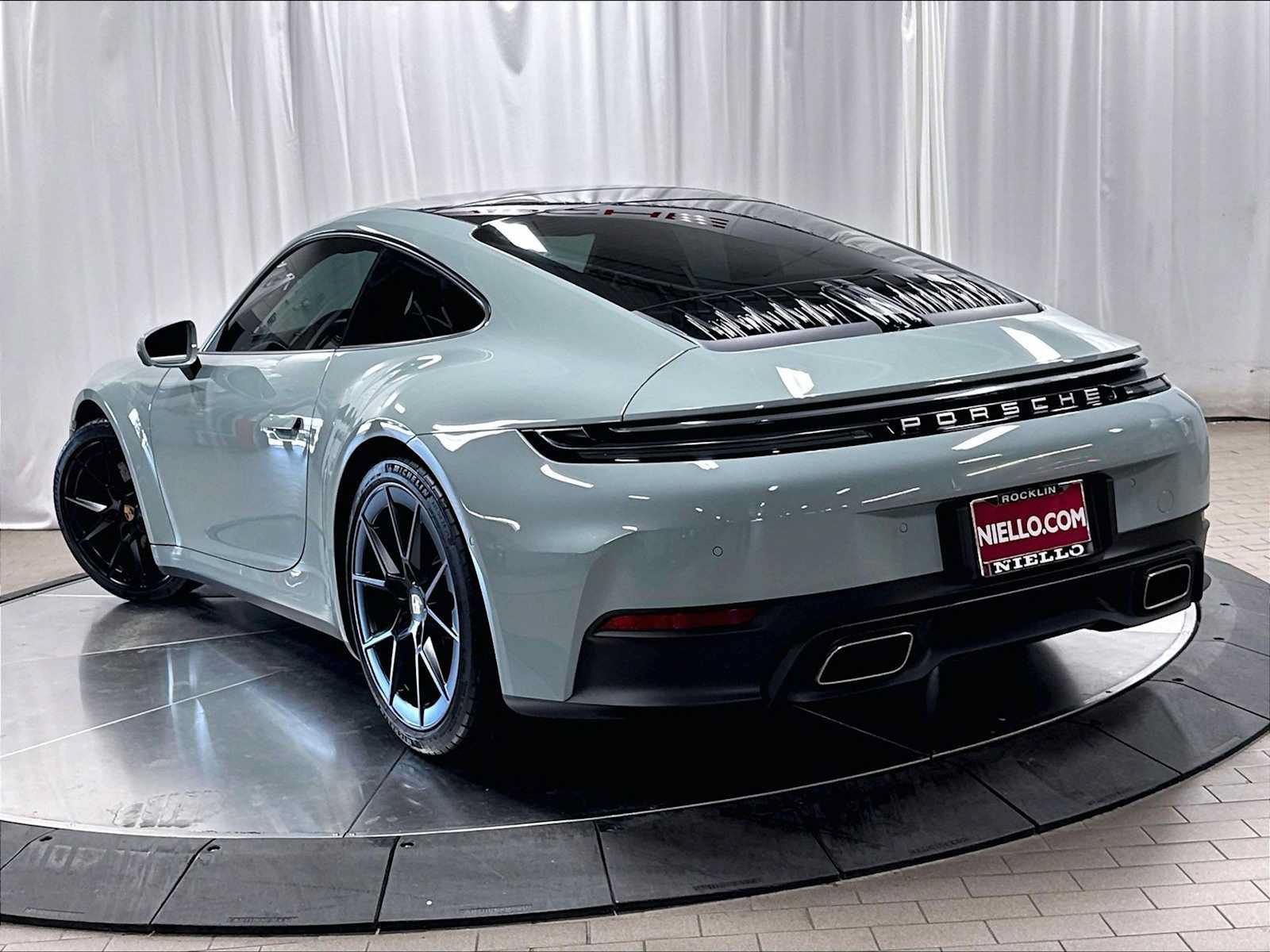 Used 2025 Porsche 911 Carrera RWD image 3