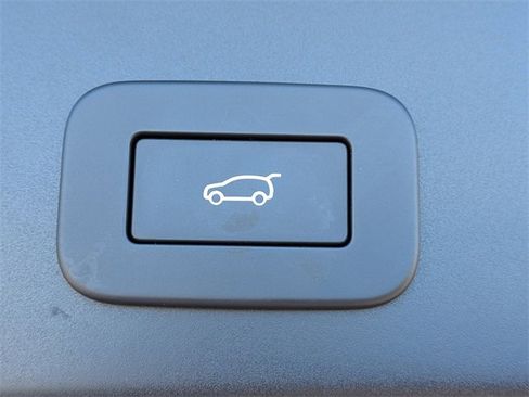 Used 2025 Land Rover Range Rover Evoque S image 14