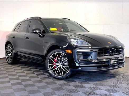 Certified 2024 Porsche Macan S AWD/4WD image 9