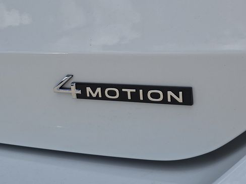 New 2026 Volkswagen Taos SE AWD/4WD image 13