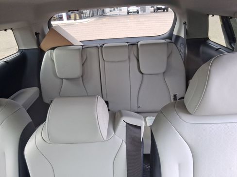 New 2026 Kia Carnival EX FWD image 18