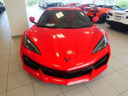 Used 2024 Chevrolet Corvette Z06 RWD image 2