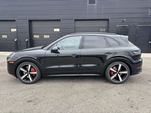 New 2026 Porsche Cayenne GTS AWD/4WD image 2