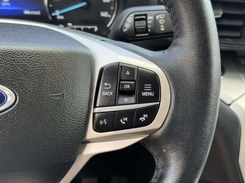 Used 2022 Ford Explorer XLT AWD/4WD image 12
