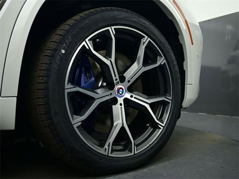 Used 2023 BMW X5 M50i w/ Executive Package image 41