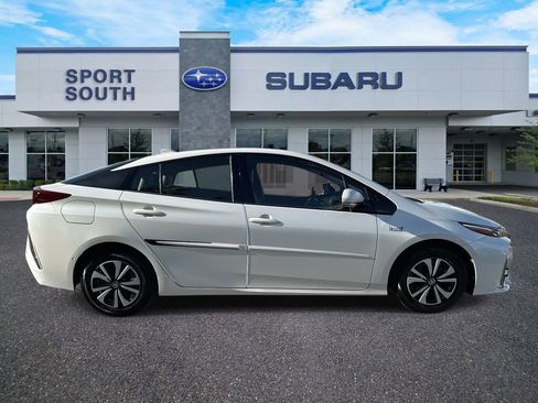 Used 2017 Toyota Prius Prime Advanced image 2