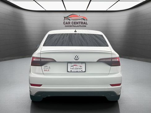 Used 2019 Volkswagen Jetta GLI FWD image 4