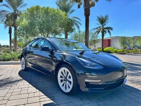 Used 2022 Tesla Model 3 RWD image 1