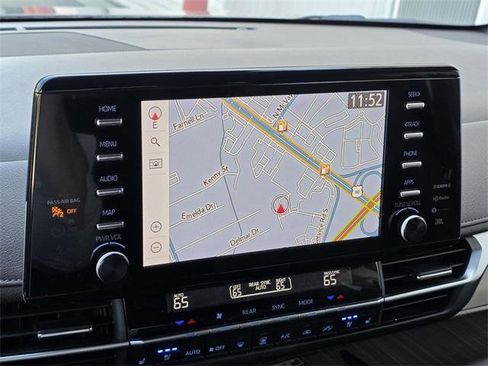 Certified 2023 Toyota Sienna Platinum image 17