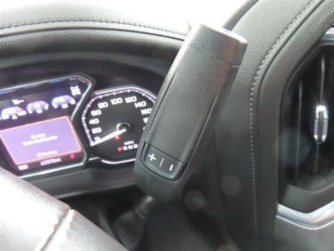 Used 2023 GMC Sierra 2500 Denali w/ Denali Black Diamond Edition AWD/4WD image 18