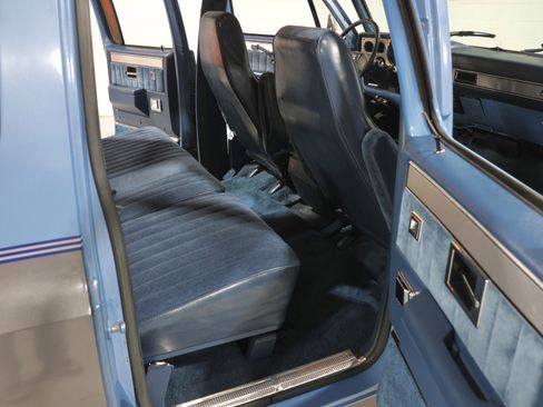 Used 1987 GMC Suburban 2WD image 21