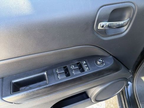 Used 2014 Jeep Patriot Latitude image 15